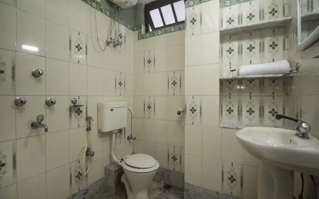 Maitreya Guest House By OYO Rooms
