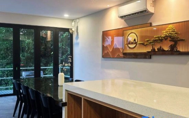 The Luxurious 231, Lake House Villa