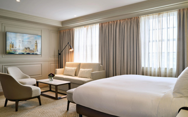Отель Radisson Blu, London Bond Street