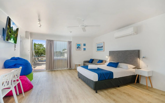 Beach House Motel