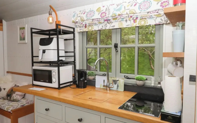 Burr 2 Shepherds Hut