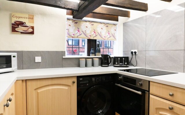 Karah Suites - Queen Annes Court