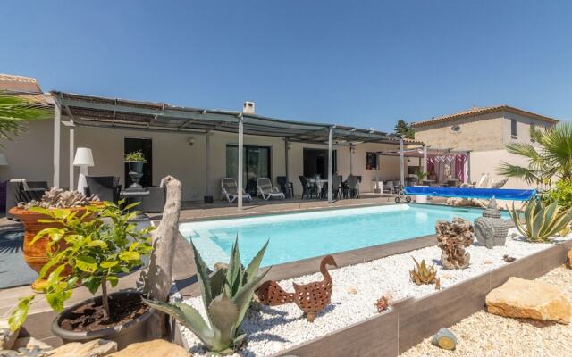 Serene Villa in Saint-Victor-la-Coste with Private Pool