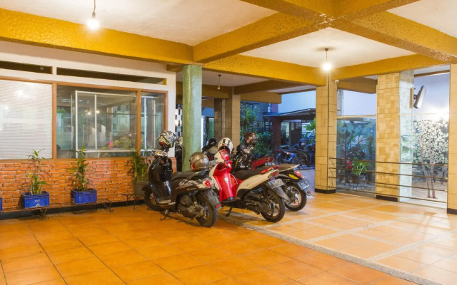 RedDoorz Plus @ Surapati 2