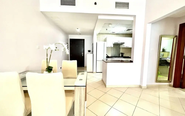 SuperHost - Dazzling Marina Views From This Diamond Apartment