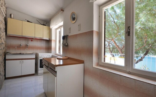 Nice Home in Vinisce With Wifi and 2 Bedrooms