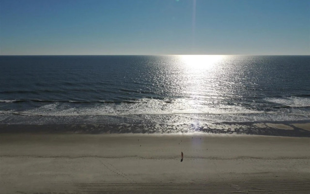 Sands Beach Club #814 Ocean Front
