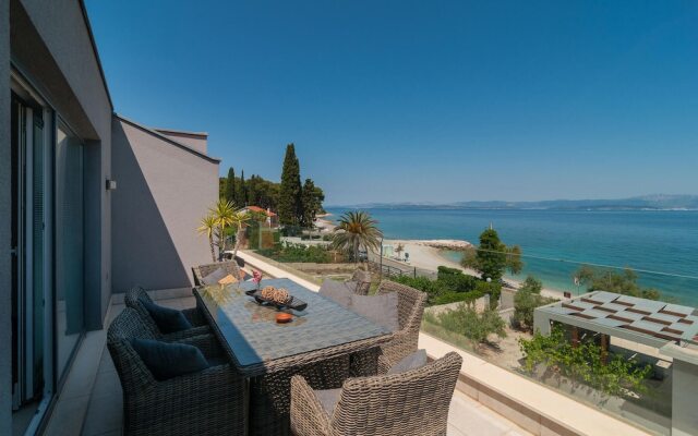 Beautiful Apartment in Sutivan With Wifi and 3 Bedrooms