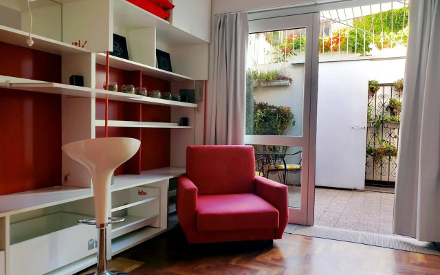 Casa con dos habitaciones y dos patios