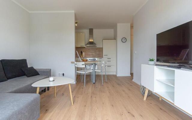 Central Apartment, 55m2, Kitchen, Washer, Netflix, Parking