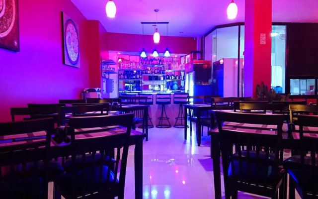 Red Sapphire Hotel