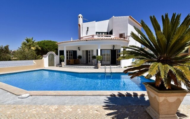 Deluxe Villa in Sesmarias-albufeira 2 Bedrooms