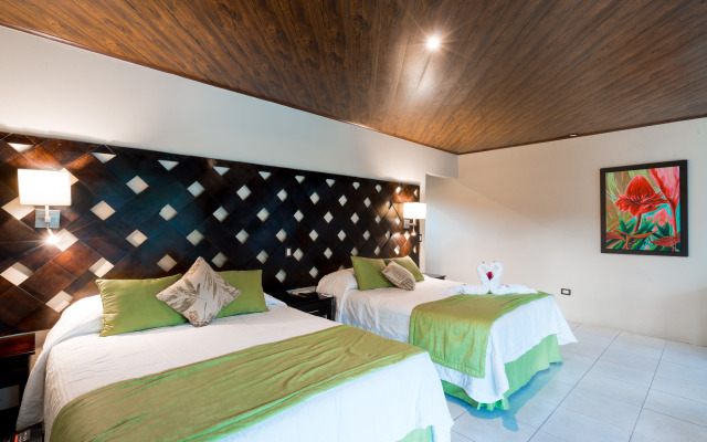 Casa Luna Hotel