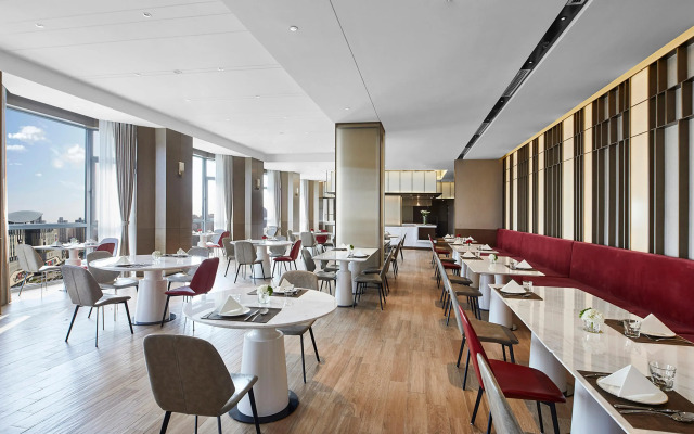 Holiday Inn Shanghai Huaxia by IHG