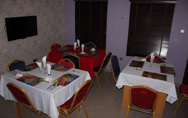 Ayoluyem Hotel