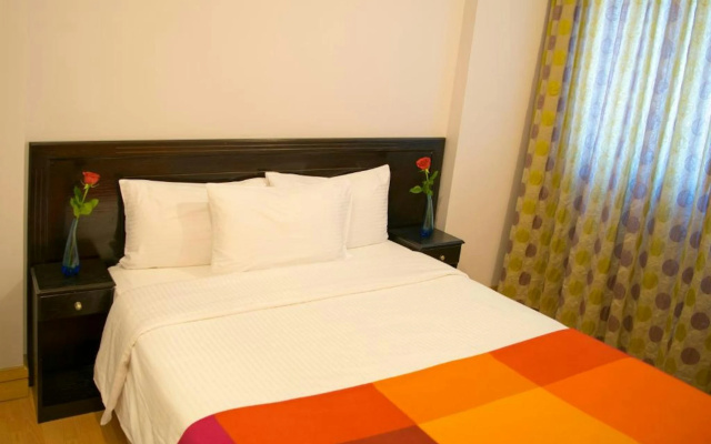 Corniche Hotel & Suites