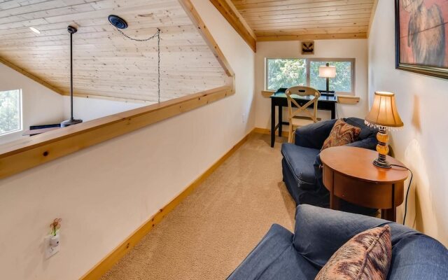 Roslyn Ridge Retreat