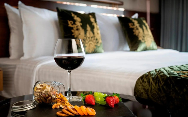 YU Hotel