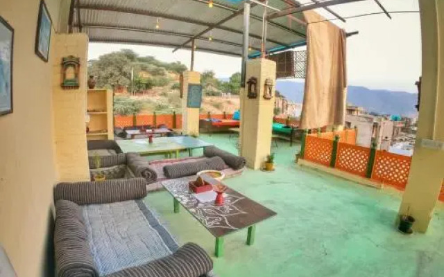 One Light Hostel