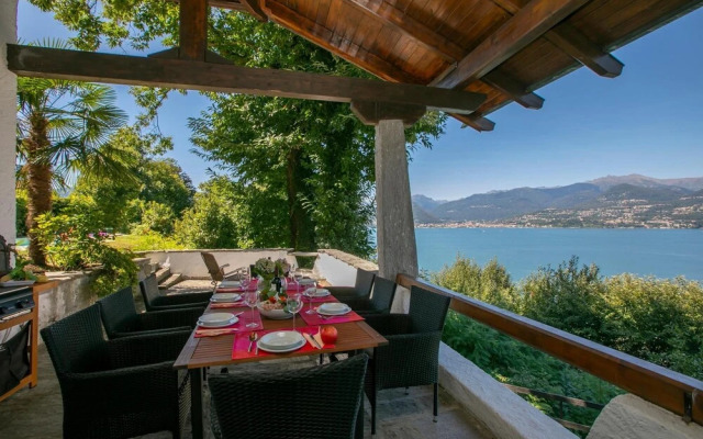 Villa Al Golfo Pool and View