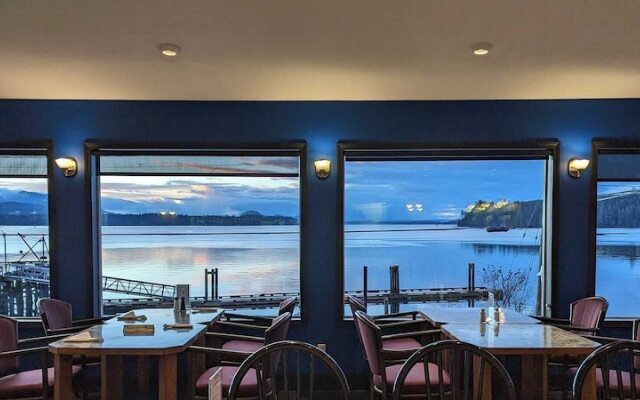 Cliff Haven on the Bay