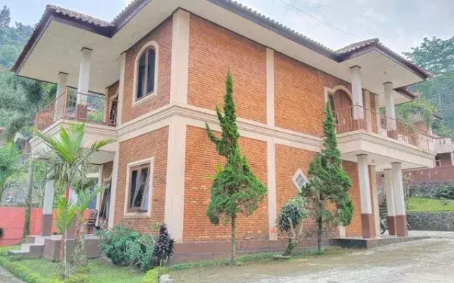 Villa Yustisia Curug 7 Cilember