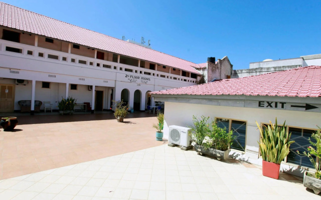 New Palm Tree Hotel