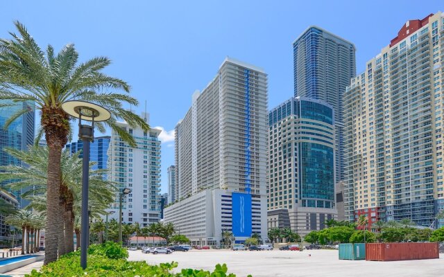 Wonderful 3BR Condo at Brickell