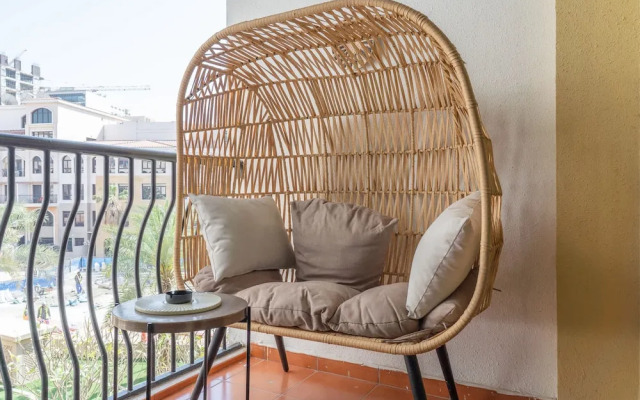 Extravagant Studio Stay for 2 in JVC