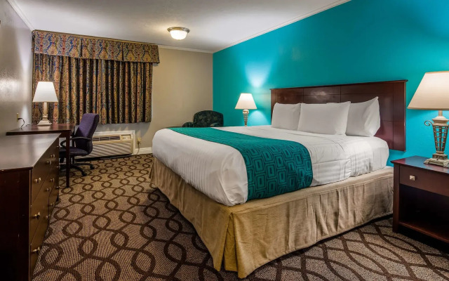 Red Roof Inn & Suites Lexington - Hamburg