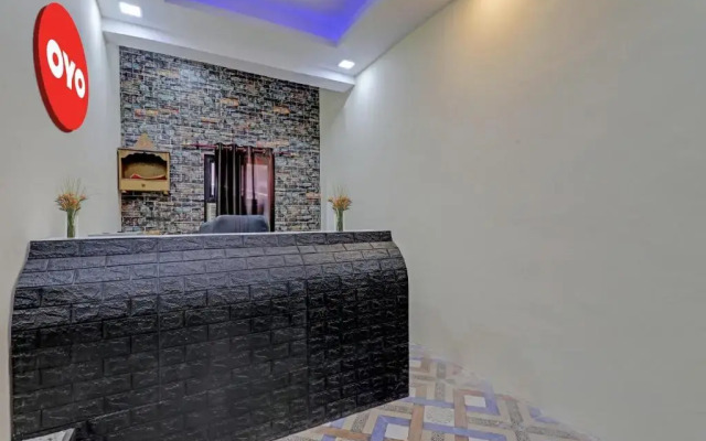 OYO 87826 Hotel Clarke Inn