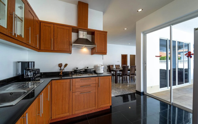 Private 4 Bedroom Pool Villa - NG411
