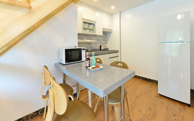 Funnymungmung Galaxy House