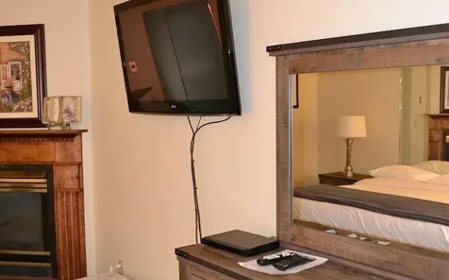 509 1bd 1 Bedroom Condo by RedAwning