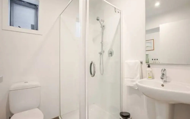 Stylish And Serene Living In Kohimarama