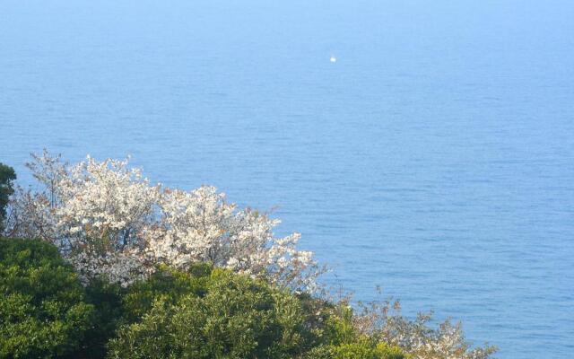 Hillside Inn Sirocco