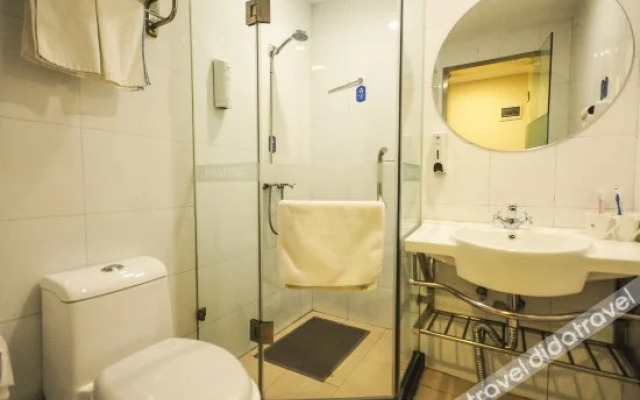 HanTing Hotel (Qinhuangdao Gold Dream Bay Northeastern University)