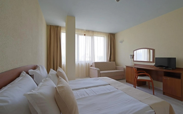 Perla Plaza Hotel