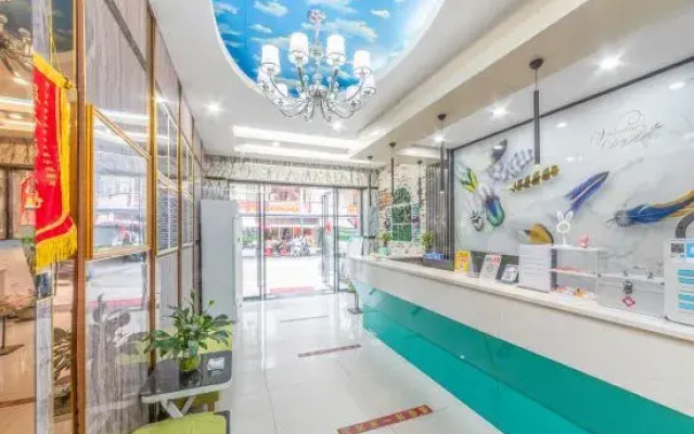 Huating Hotel (Fengzhou)