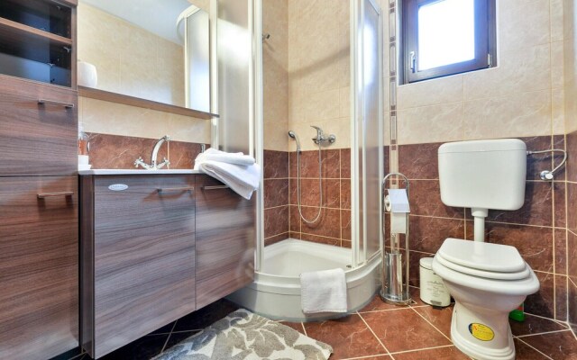 Awesome Home in Adamovec With 2 Bedrooms, Sauna and Wifi