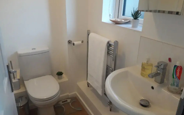 Captivating 1 bed House in Cambridge