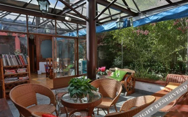 Shuhe Courtyard Inn