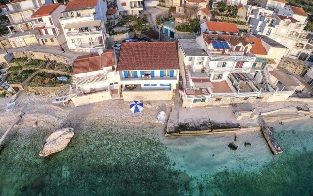 Stunning Home in Brist With Wifi and 4 Bedrooms