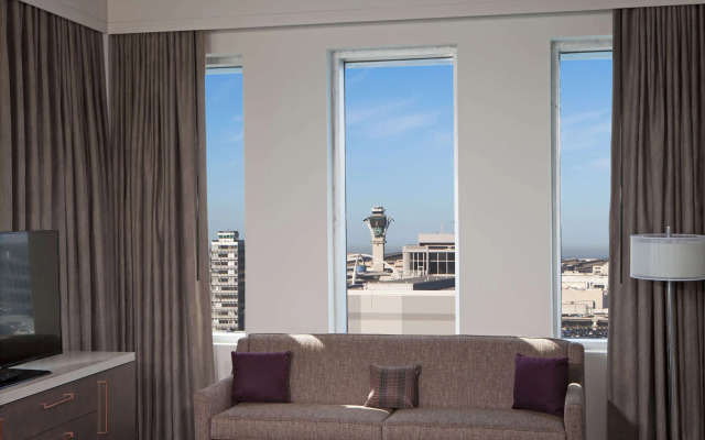H  Los Angeles, Curio Collection by Hilton