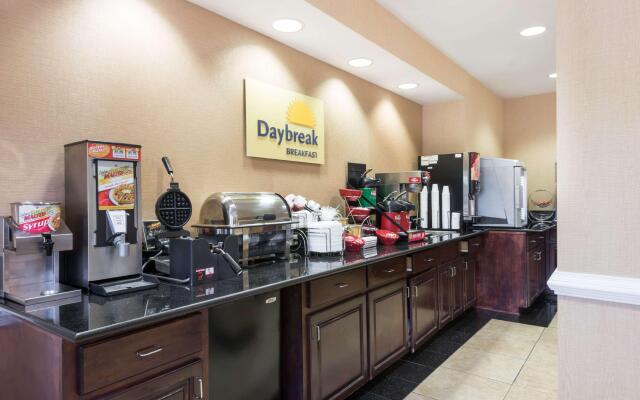 Days Inn & Suites by Wyndham Prattville-Montgomery