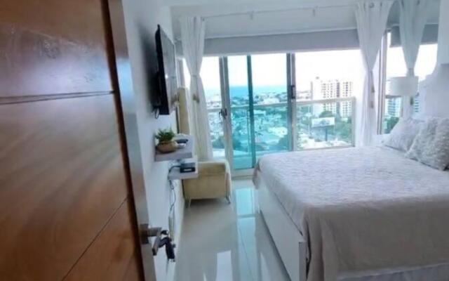 Ocean View Luxurious Condo, Pool,Gym,Sauna,Theater