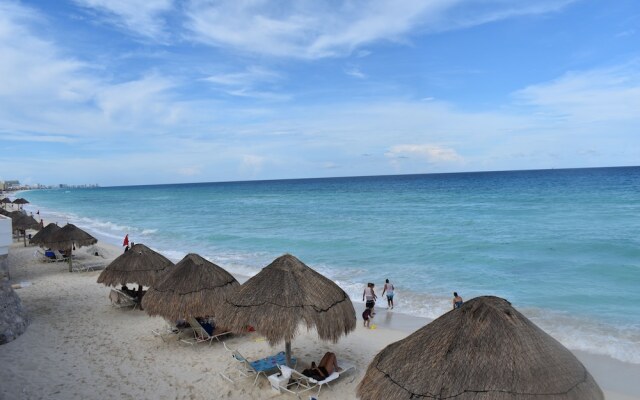 Cozy Studio In Beachfront Condominium
