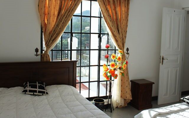 Riseans White Palace