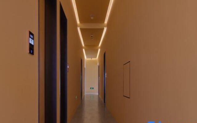 WOPAI Designer Hotel (Suzhou Guanqian Street Yangyuxiang Subway Station Branch)