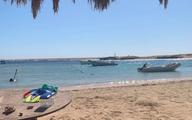 3-bed Sleeps 6 With Sea View & Free Parking